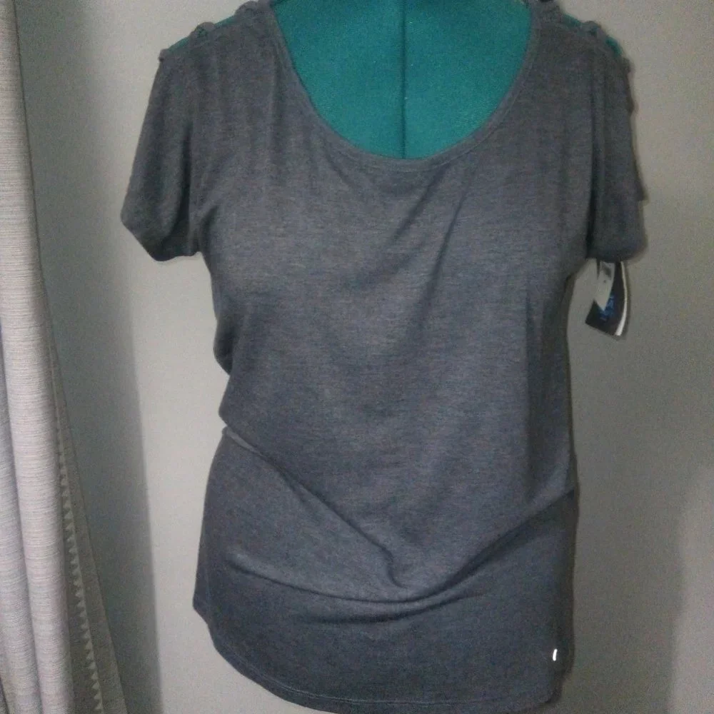 Gap Fit Cut Out Shoulder Cool Dry T-Shirt in Gray Sz M NWT
